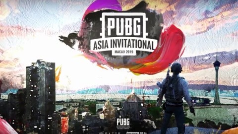 詹姆斯身着 詹姆斯身着