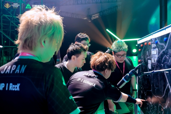 更是对未来 更是对未来